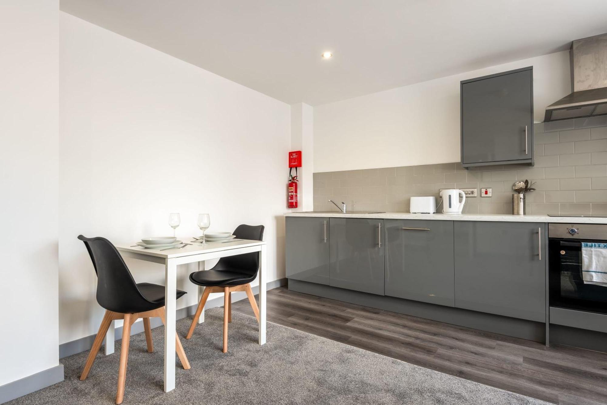 Modern 1 Bedroom Yeadon Apartment Экстерьер фото